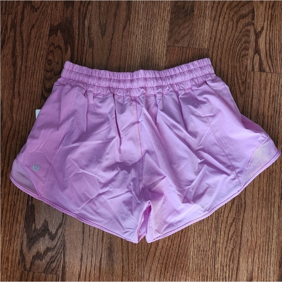 Lululemon Hotty Hot Shorts Dahlia Mauve - Picture 3 of 5